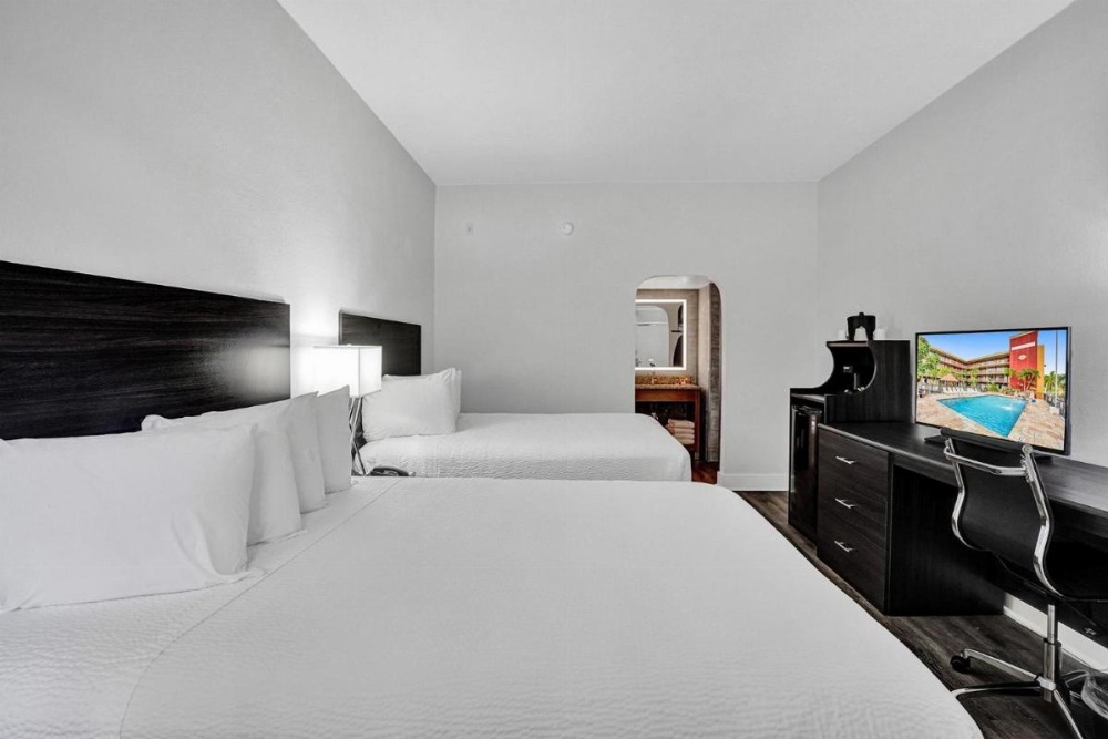 Queen Room with Two Queen Beds - Non-Smoking