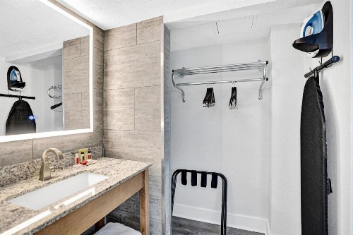 The Harrison Hotel Downtown Hollywood image 12